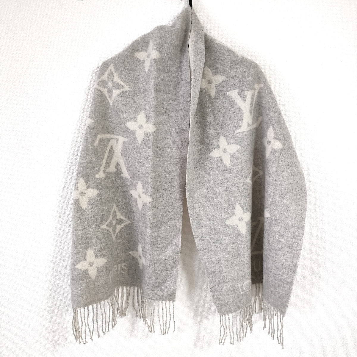 ルイヴィトン/マフラー/グレー/サイズ：46x191の買取実績【ブランディア】