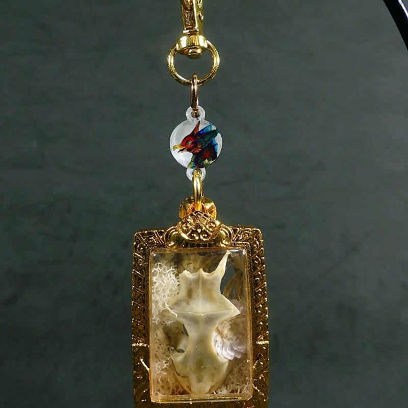 トカゲ頭骨のキーホルダー（タイのお守りプラクルアン風）A | 魔界ノ風鷹