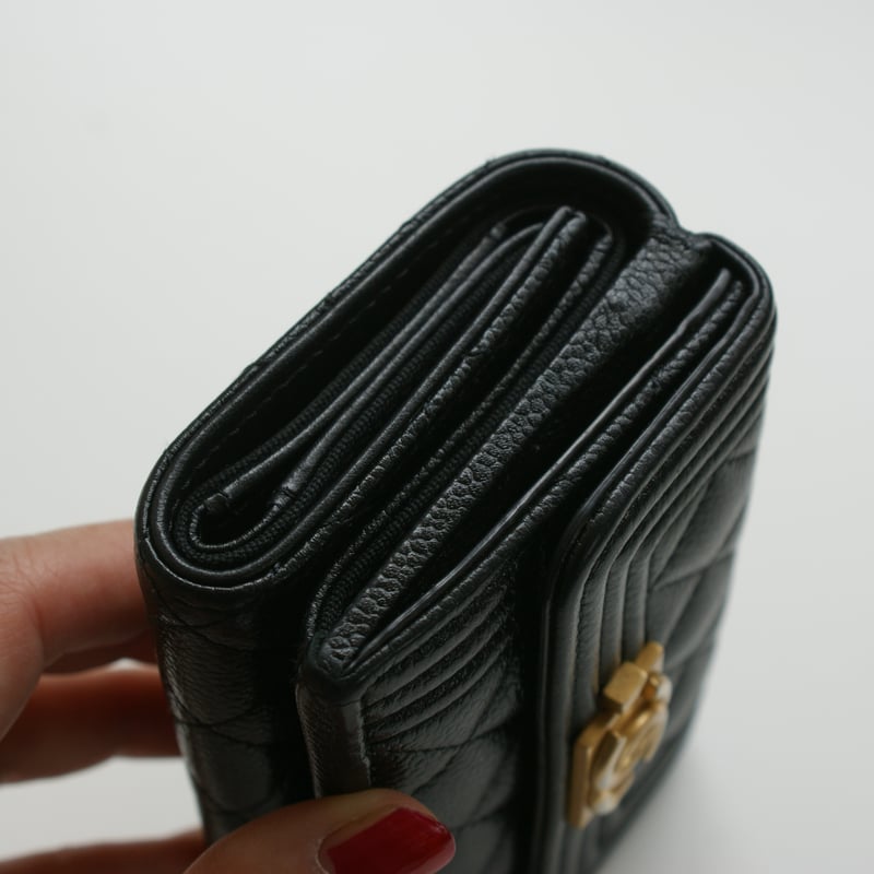 CHANEL シャネル キャビアスキン ココマーク ボーイシャネル 3つ折り