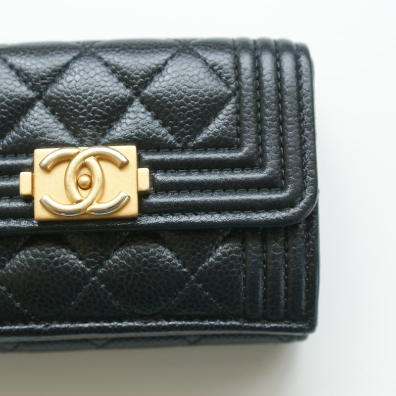 CHANEL シャネル キャビアスキン ココマーク ボーイシャネル 3つ折り