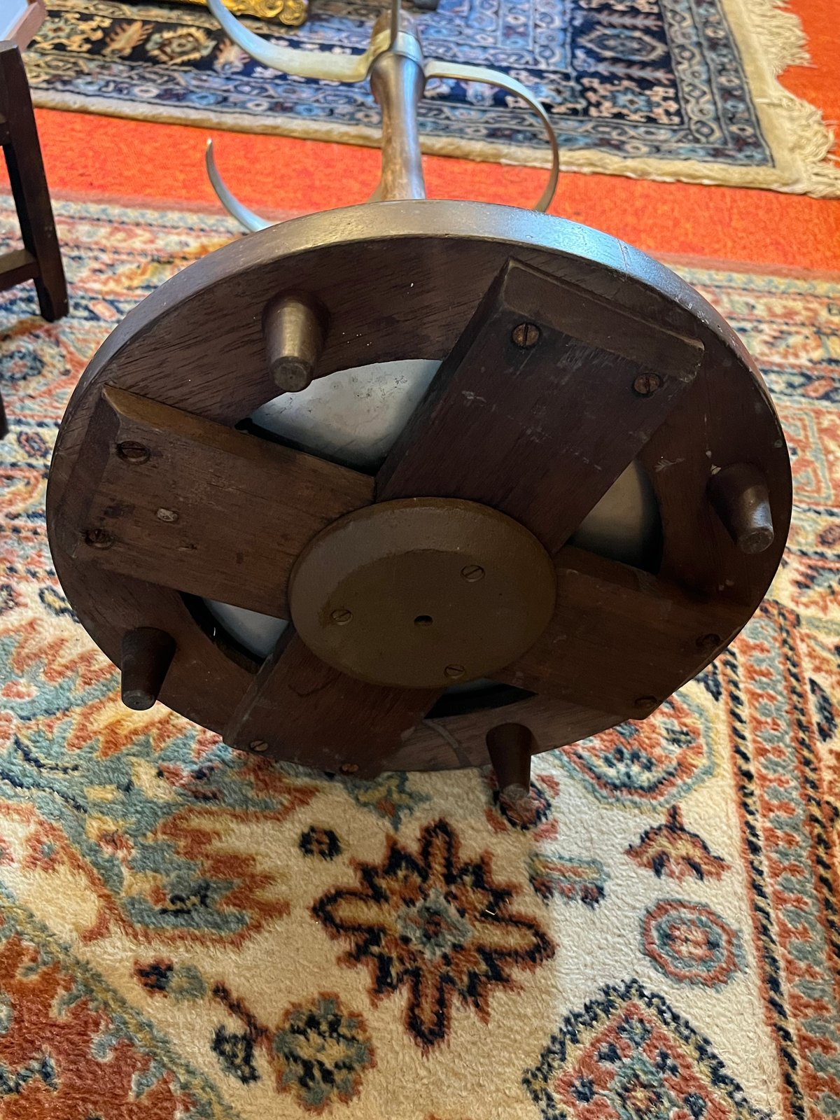 モダンでスタイリッシュ アンティークなユニーク傘立て | アンティーク