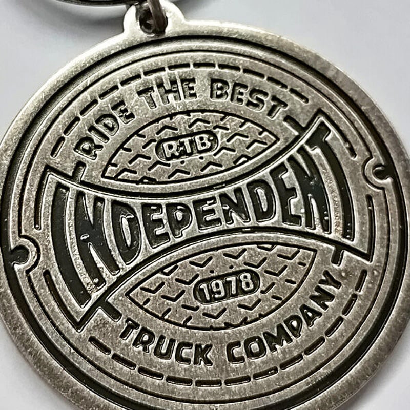 INDEPENDENT SKATEBOARD キーホルダー アクセサリー インディペン