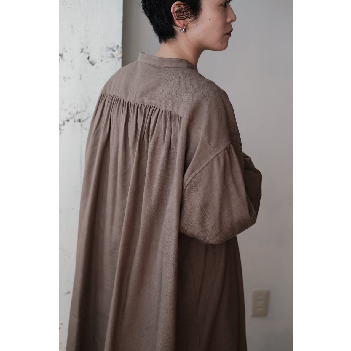 the Mad Shop / Classic Shirt(Greige) | PARK