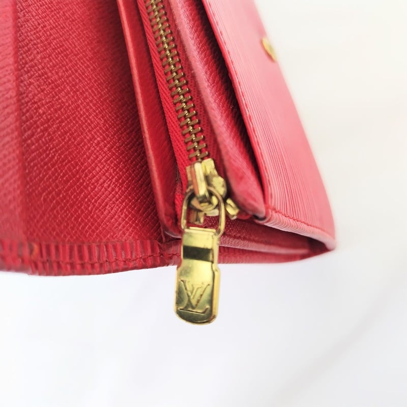 LOUIS VUITTON【ルイヴィトン】エピ 折財布 レッド ファスナー付