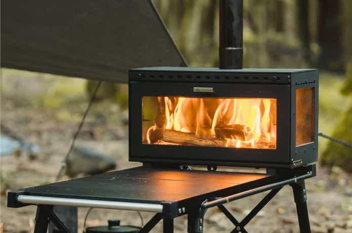 40cm薪も入る」のに「卓上サイズ」。Mt.SUMI新作は“薪ストーブ目の前