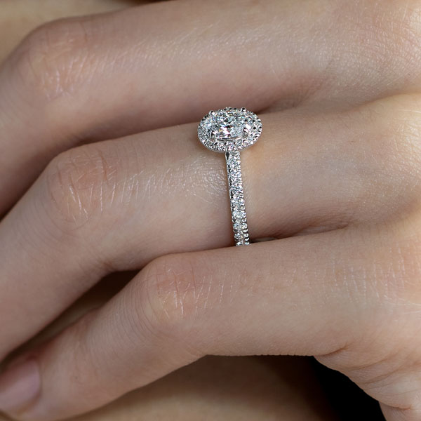 PT950 ルシーダ オーバルカット ダイヤモンド エタニティタイプ