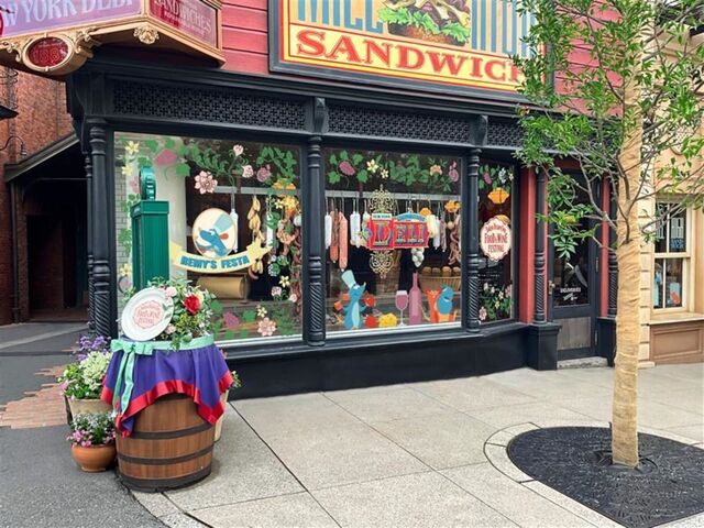 ディズニーシー「ニューヨーク・デリ」の装飾イメージ ©Disney - 浦安