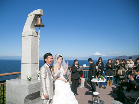 恋人岬でバレンタイン結婚式-展望デッキリニューアル記念で - 沼津経済新聞
