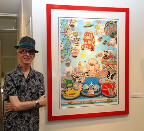 杉並区役所で区内在住イギリス人アーティストが個展 平和願う作品