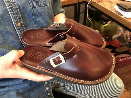 クロムエクセルの革を使ったサンダル - 目黒経済新聞