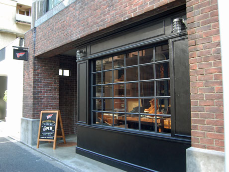 南青山・骨董通りに「レッド・ウィング」直営路面店－ワイズにも