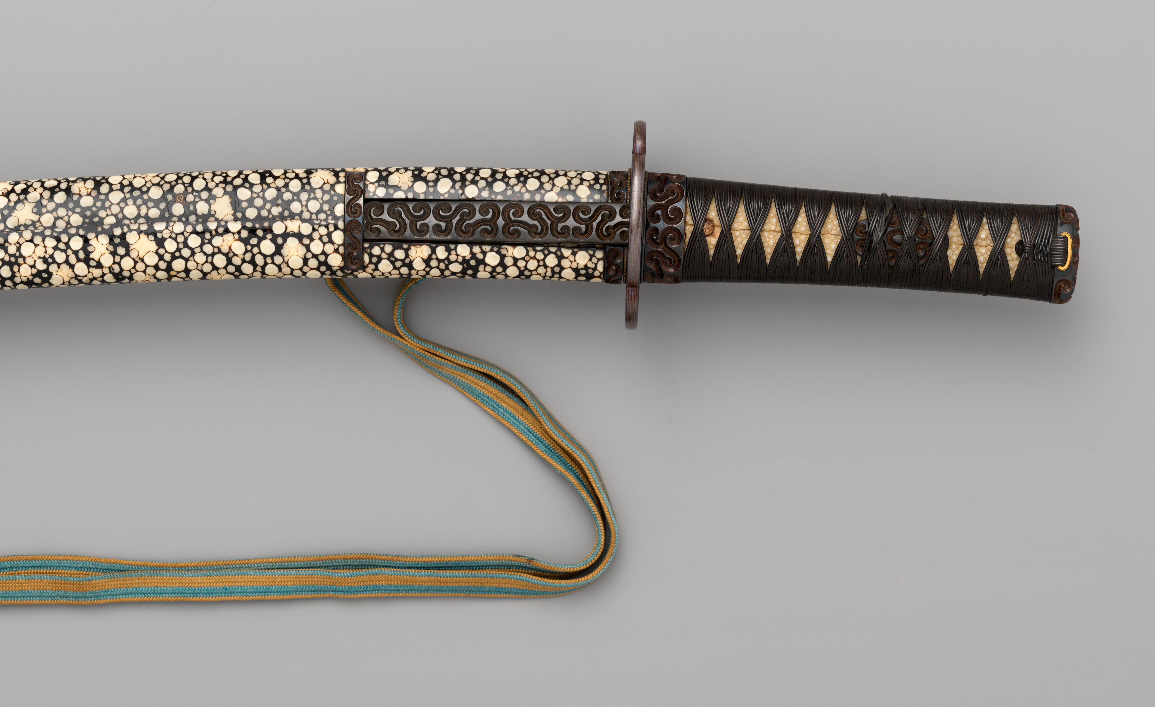 木製刀身】装飾短刀 木製刃付き 切羽 目貫 目釘 斬鉄剣 楽天市場】日本