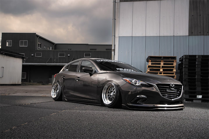 着地の美学（CARBASE 008 × MAZDA AXELA） | stancemagazine [スタンス