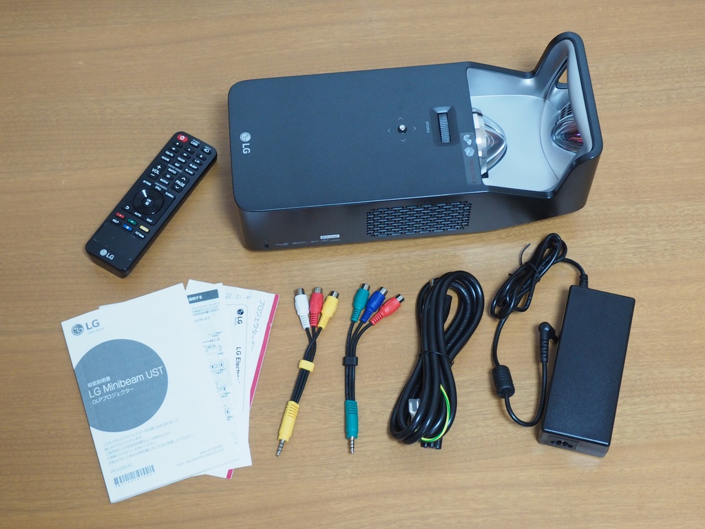 PC-Webzine - 11cmの距離から投影できる超短焦点LEDプロジェクター