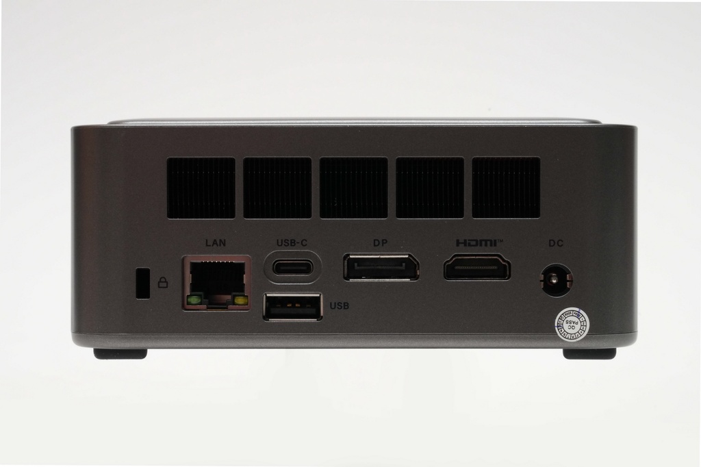 PC-Webzine - まるでオールインワンデスクトップPCのように活用できる