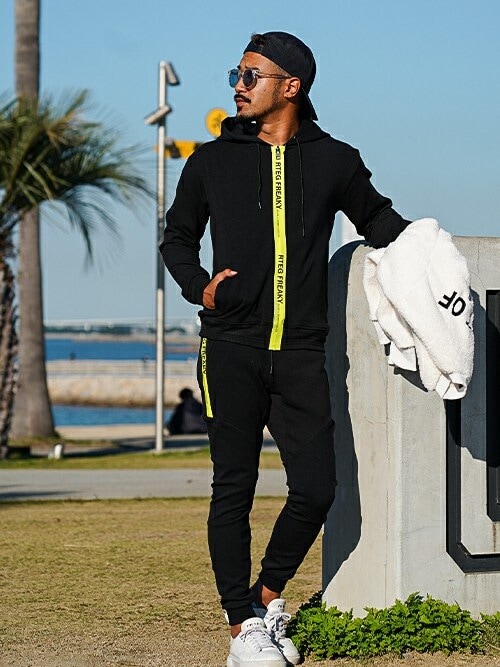 adamsJUGGLERadamsJUGGLERさんのパーカーを使ったコーディネート