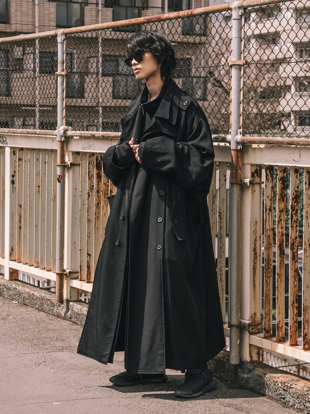 Kazu｜Yohji Yamamoto POUR HOMMEのトレンチコートを使った