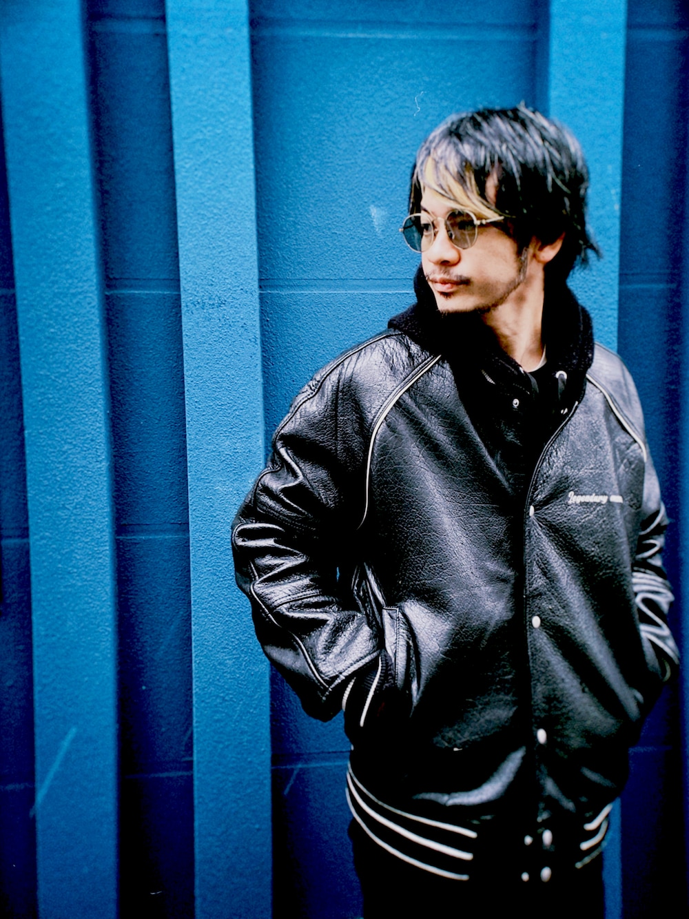 ZARAのスタジャンを使った「レザージャケット」の人気ファッション