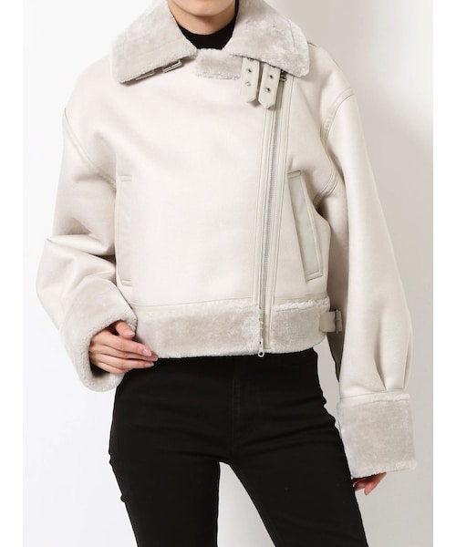 MURUA（ムルーア）の「ショートエアリーフェイクムートンジャケット