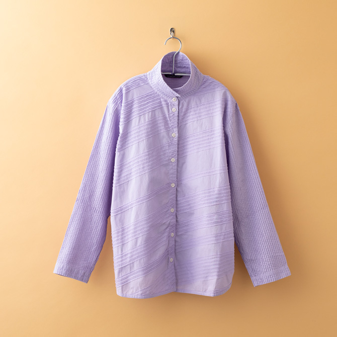 一枚一枚、手仕事で作られたヤッコマリカルドのピンタックシャツ