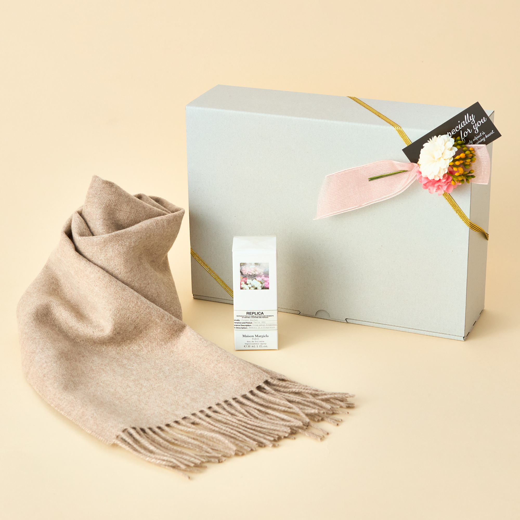 名入れ/ボックス付】カシミヤ100%マフラーとレプリカ香水のセット