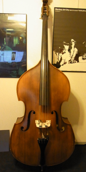 機材紹介 : ウッドベース(コントラバス) Reghin All Solid Antiqued