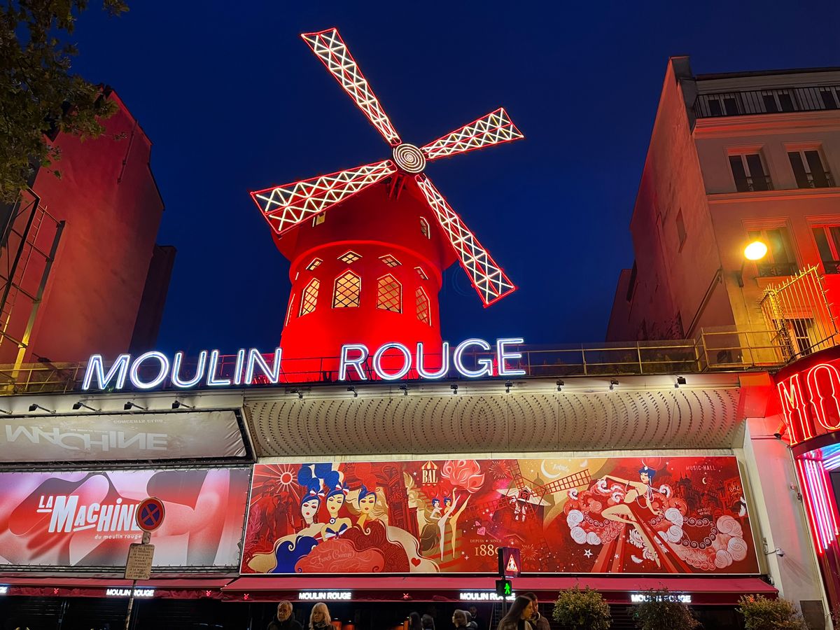 ムーランルージュ（Moulin Rouge）フレンチキャバレー ドリンクショー