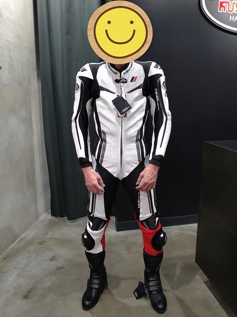 レーシングスーツのサイズ選びは難しい！？：KUSHITANI三鷹店