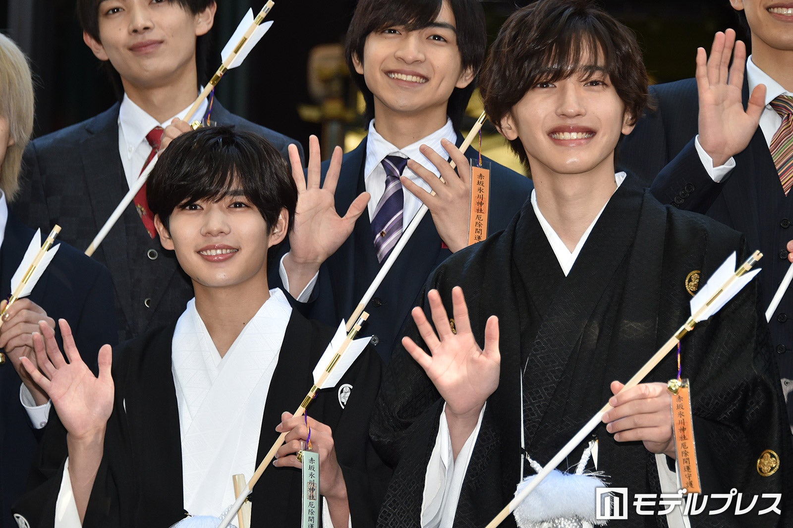 なにわ男子・道枝駿佑＆長尾謙杜、大倉忠義提案の袴姿で登場