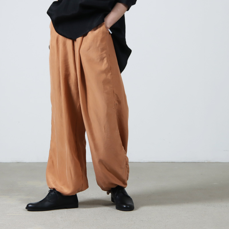 Veritecoeur (ヴェリテクール) シルクタックパンツ