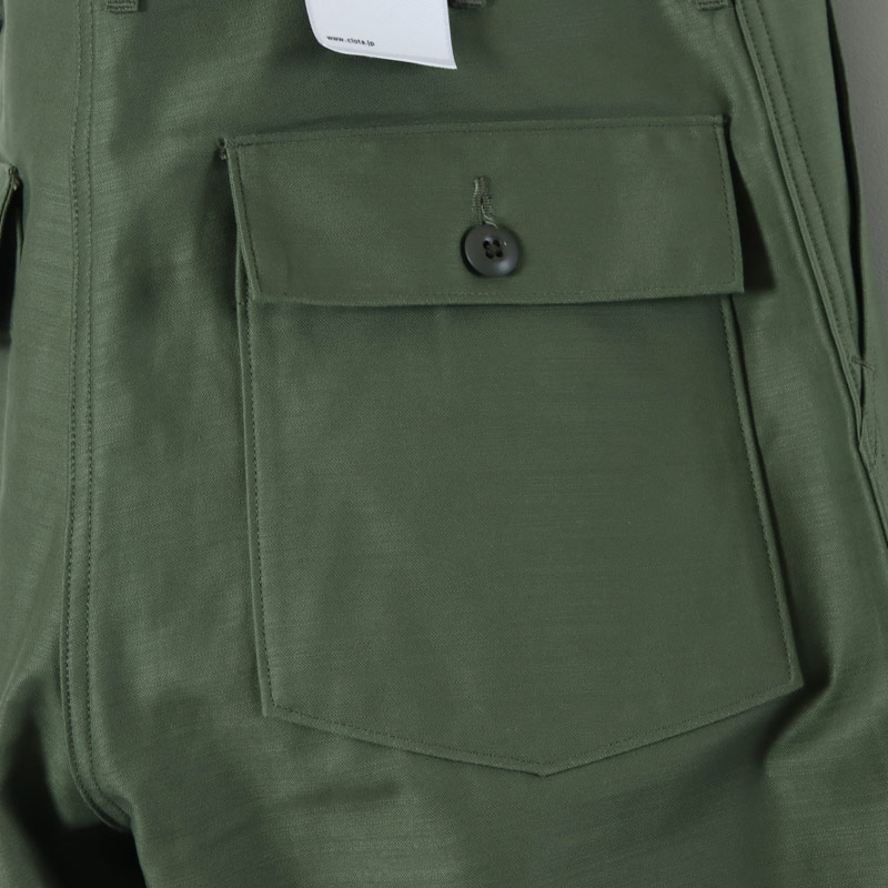 CIOTA (シオタ) スビンコットン ムラ糸バックサテン ベイカーパンツ