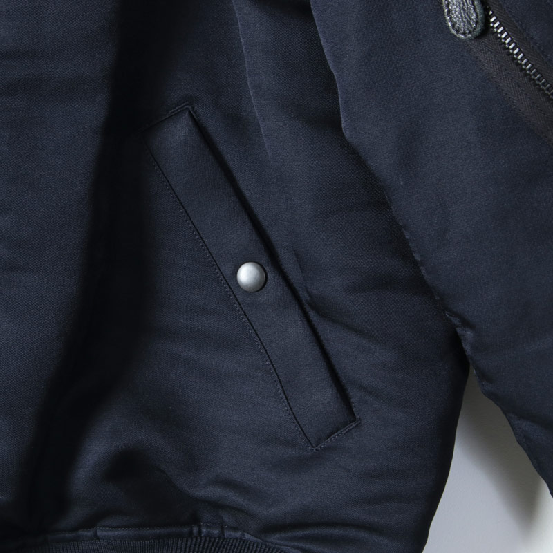 COMOLI (コモリ) シルクナイロン MA-1