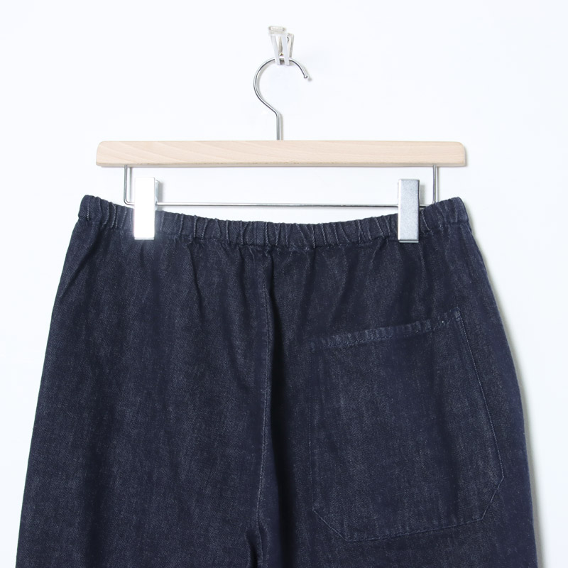 COMOLI (コモリ) ネイビーデニム テーパードパンツ