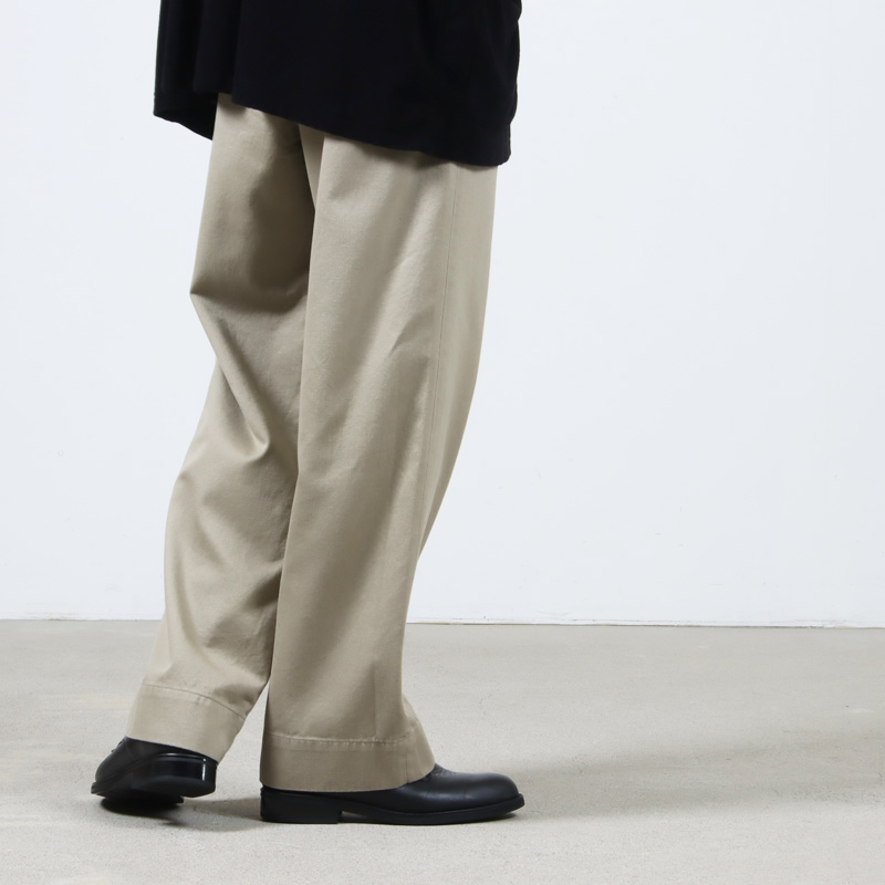 COMOLI (コモリ) KHAKI チノパンツ / カーキチノパンツ