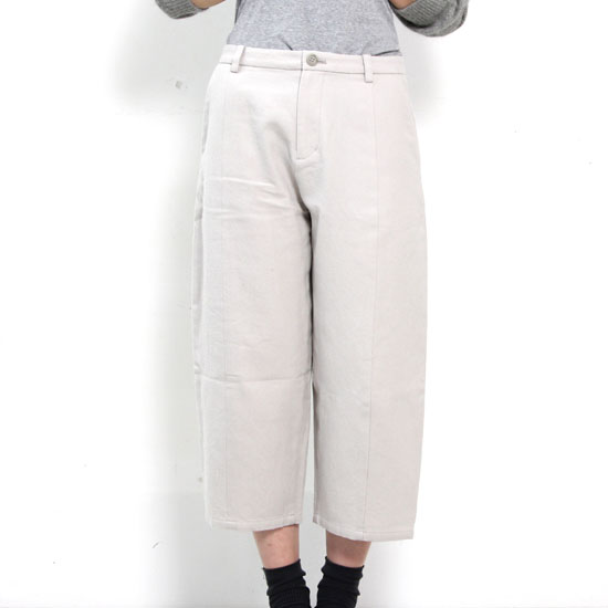 evameva (エヴァムエヴァ) Cotton wool twill pants