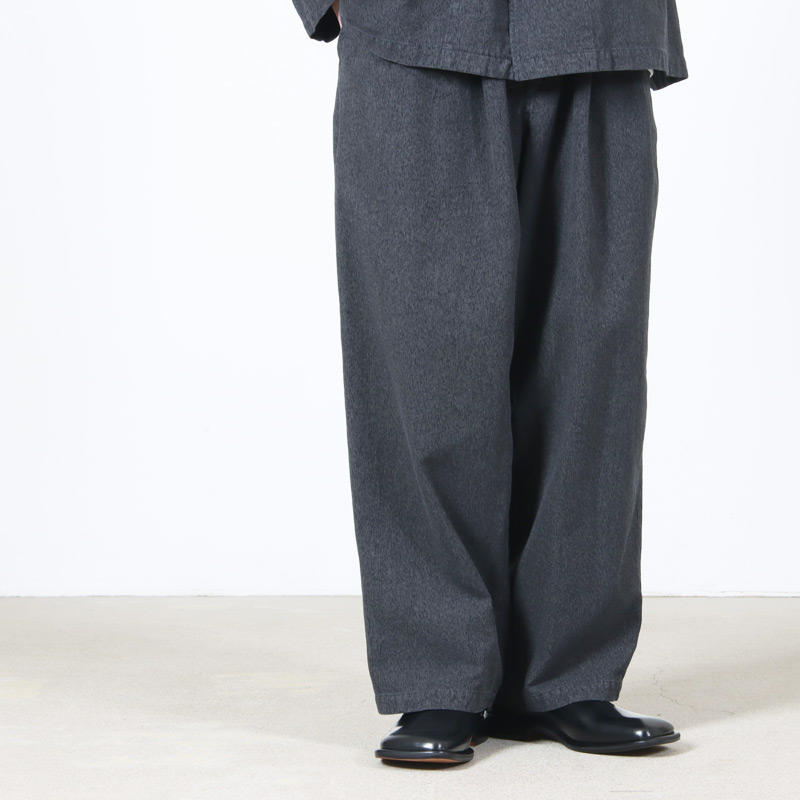 Graphpaper (グラフペーパー) Sulfur Dyed Gabardine Two Tuck Easy