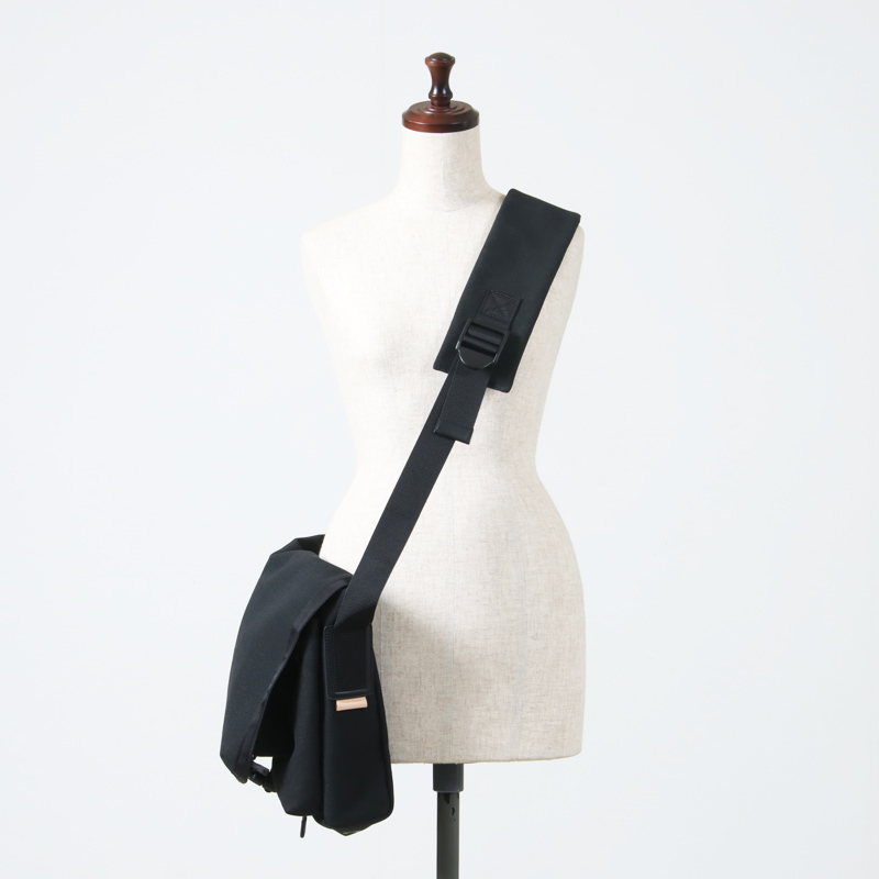 Hender Scheme (エンダースキーマ) messenger bag small