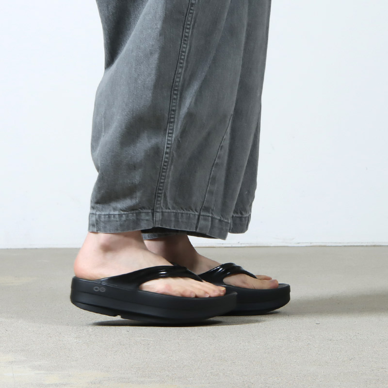 OOFOS (ウーフォス) OOmega #WOMEN / ウーメガ（レディース）