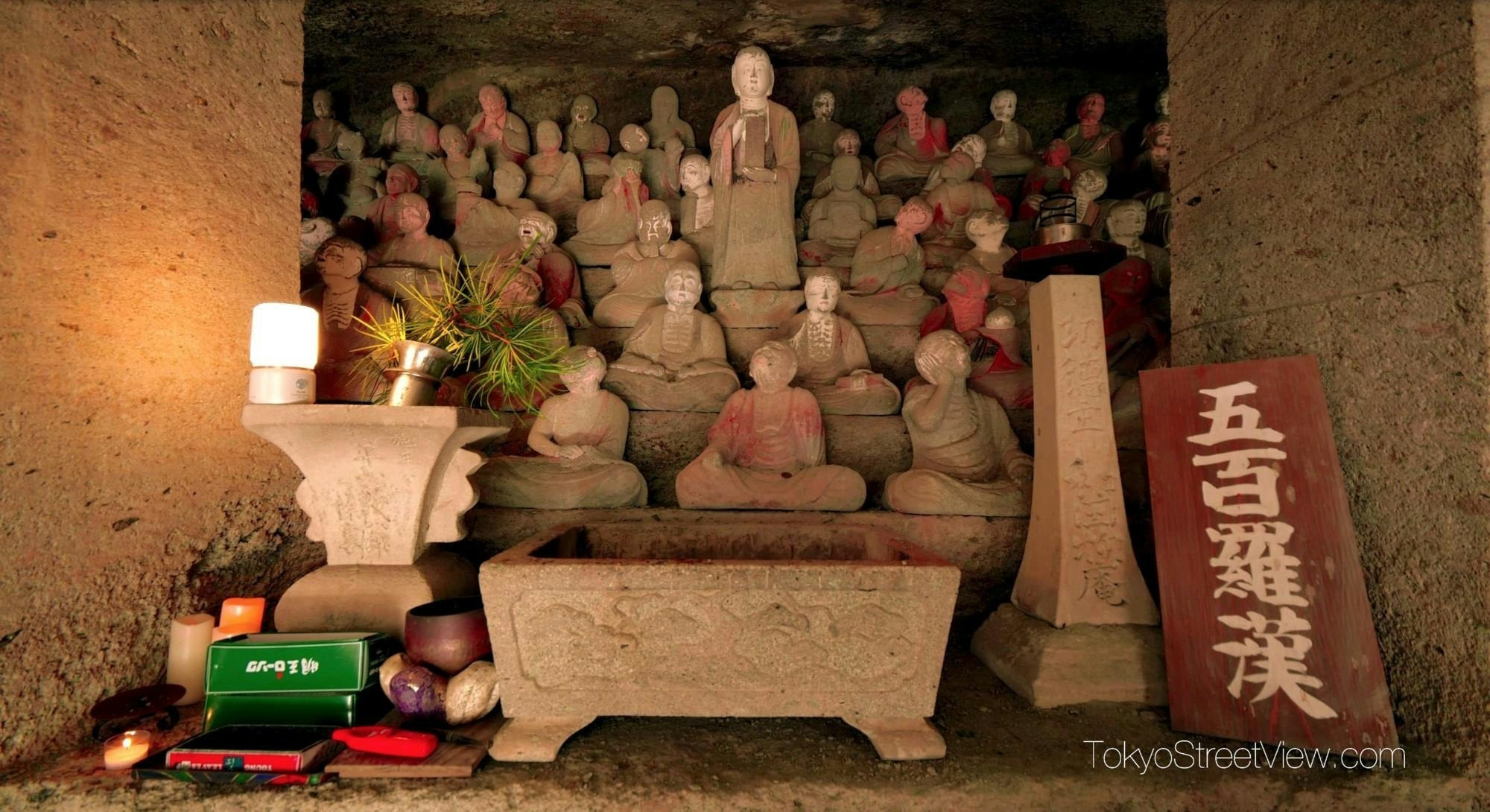 ずらりと並んだ五百羅漢像の様々な表情に注目！島根県大田市の世界遺産