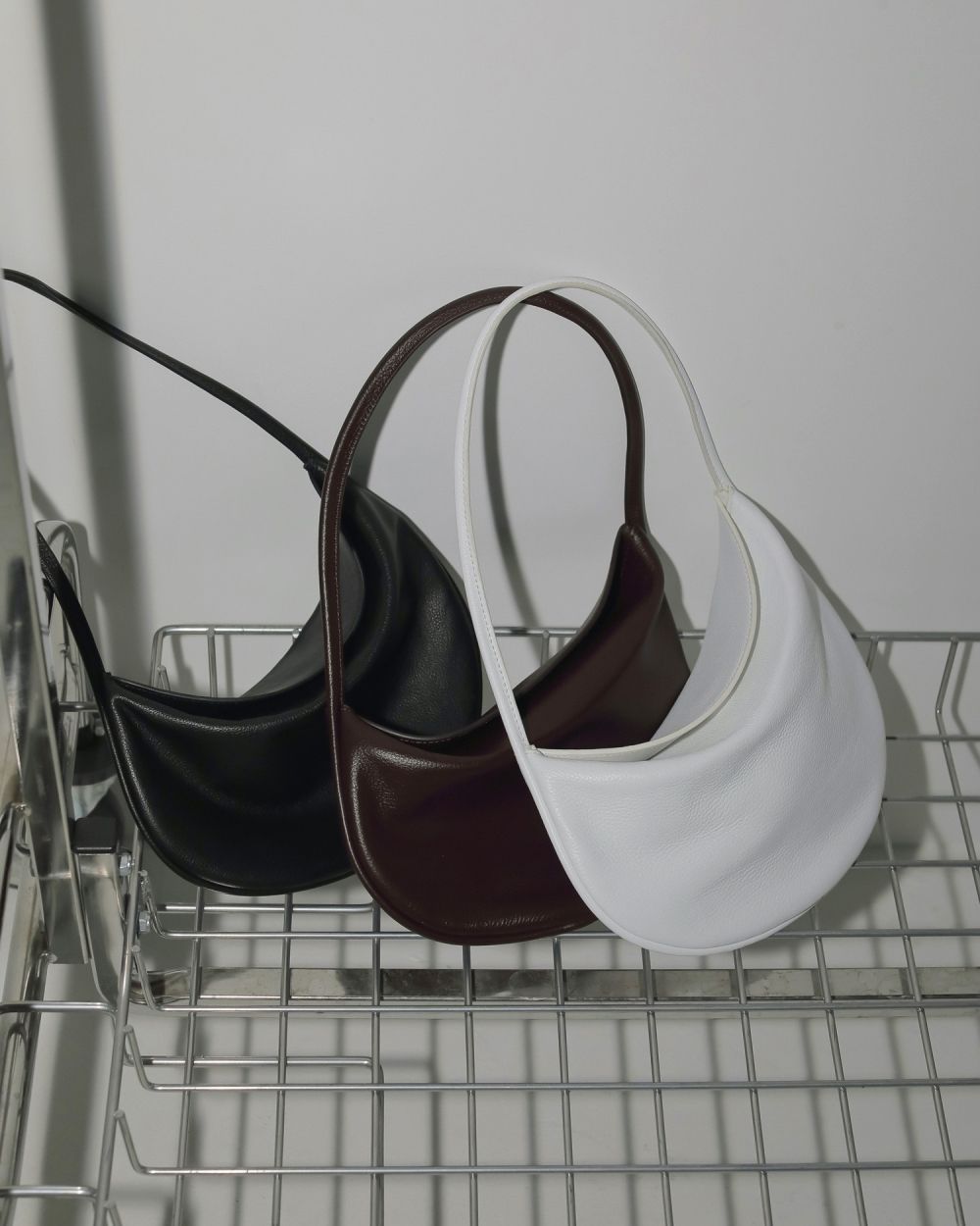 ànuke online store（アンヌーク） / Leather Round BagLeather Round