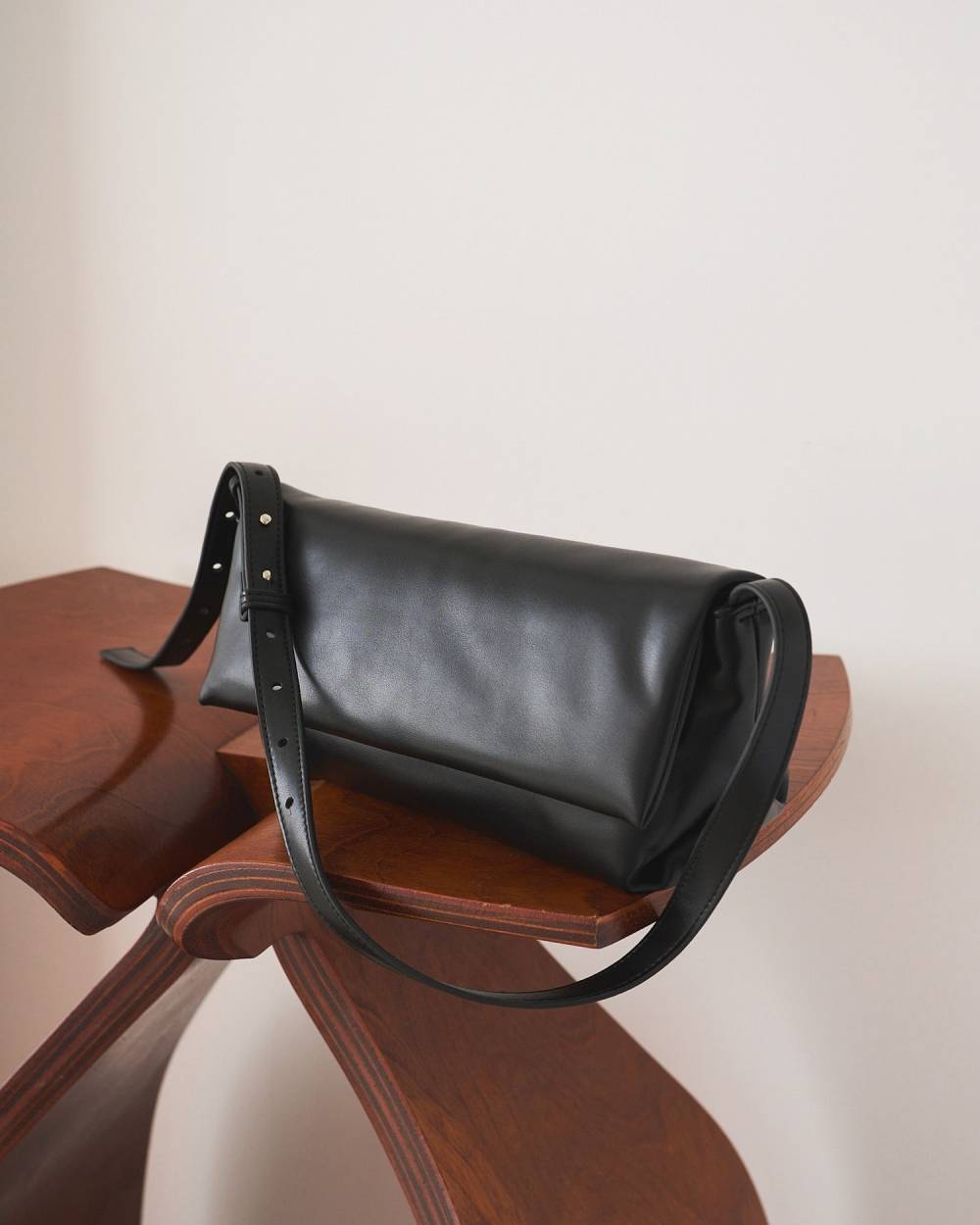 ànuke online store（アンヌーク） / Ecoleather Wrap BagEcoleather