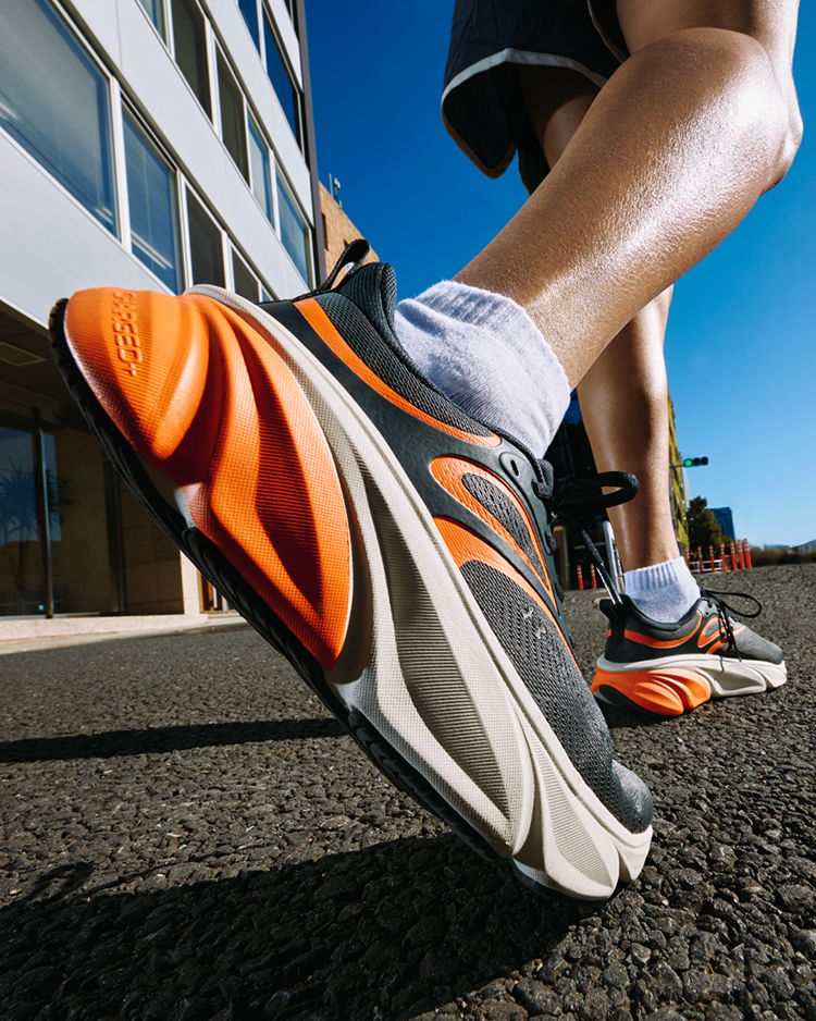 UNDER ARMOUR UA ROGUE 6 & UA ASCEND｜アンダーアーマー: メンズ