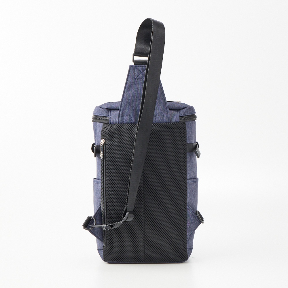 UMBRO(アンブロ) ボディーバッグ大型 ユニセックス | イオンスタイル