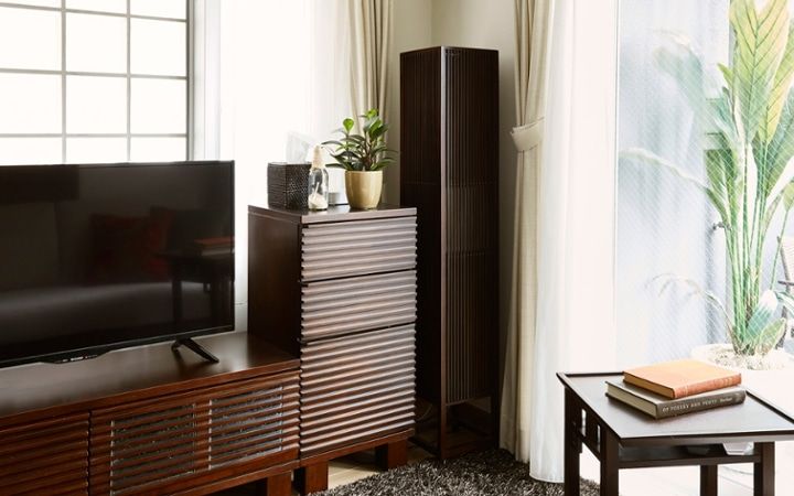 バンブー・フロアーランプ～シェードの繊細なスリットとバンブー素材が