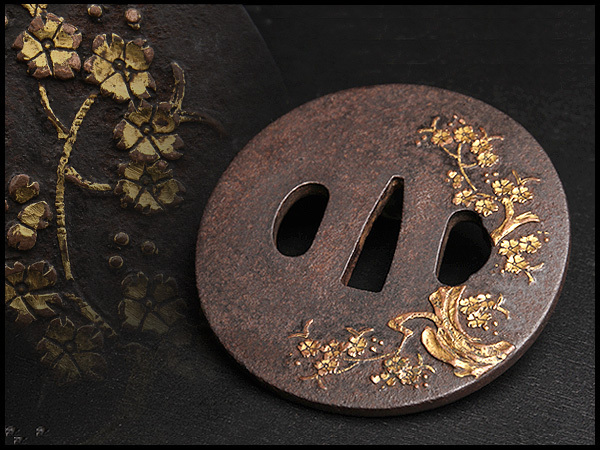 鍔 鉄地 象嵌 菊花紋 刀装具 武具 箱付 e255 楽天市場】刀鍔 鉄地