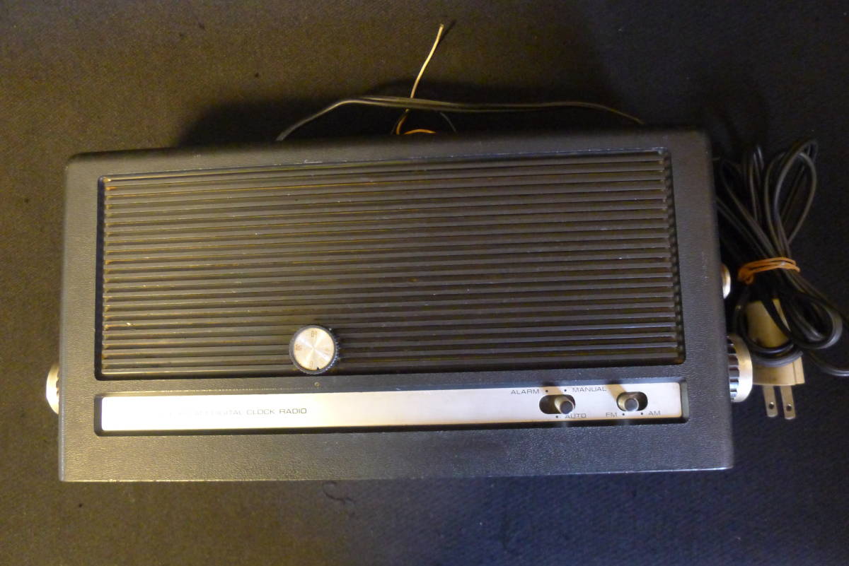 jj396○ 東芝 TOSHIBA デジタル クロックラジオ FM/AM RC-685F 2バンド