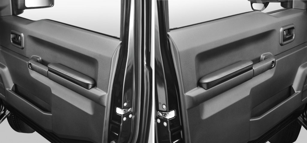 純正パーツのようなフィット感！ジムニー専用設計のドアアームレスト