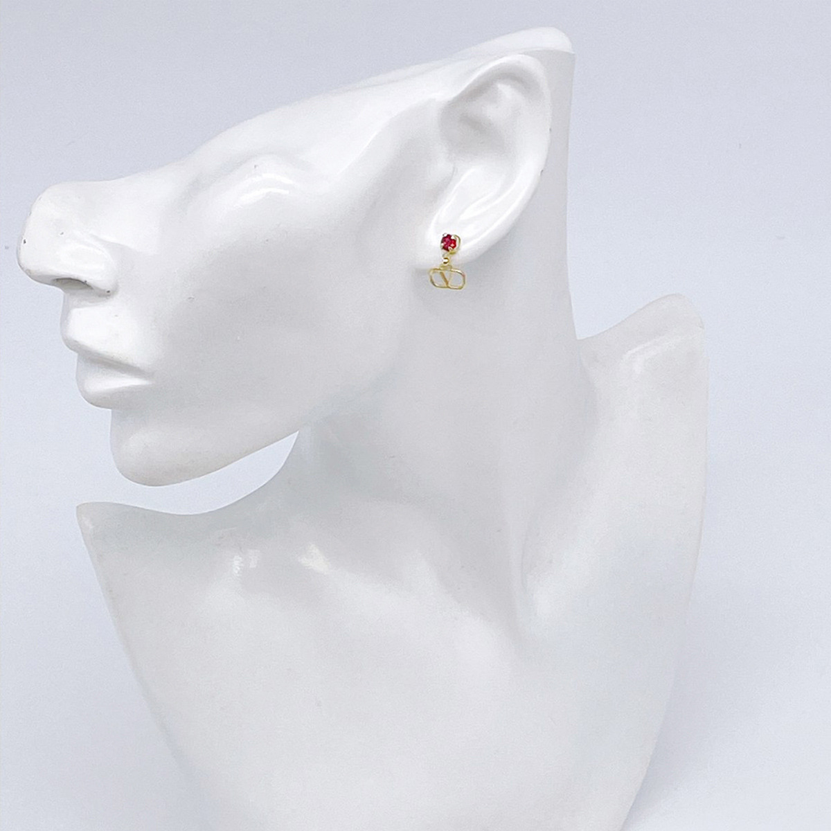 ヴァレンティノ VALENTINO Vロゴ シグネチャー メタル クリスタル