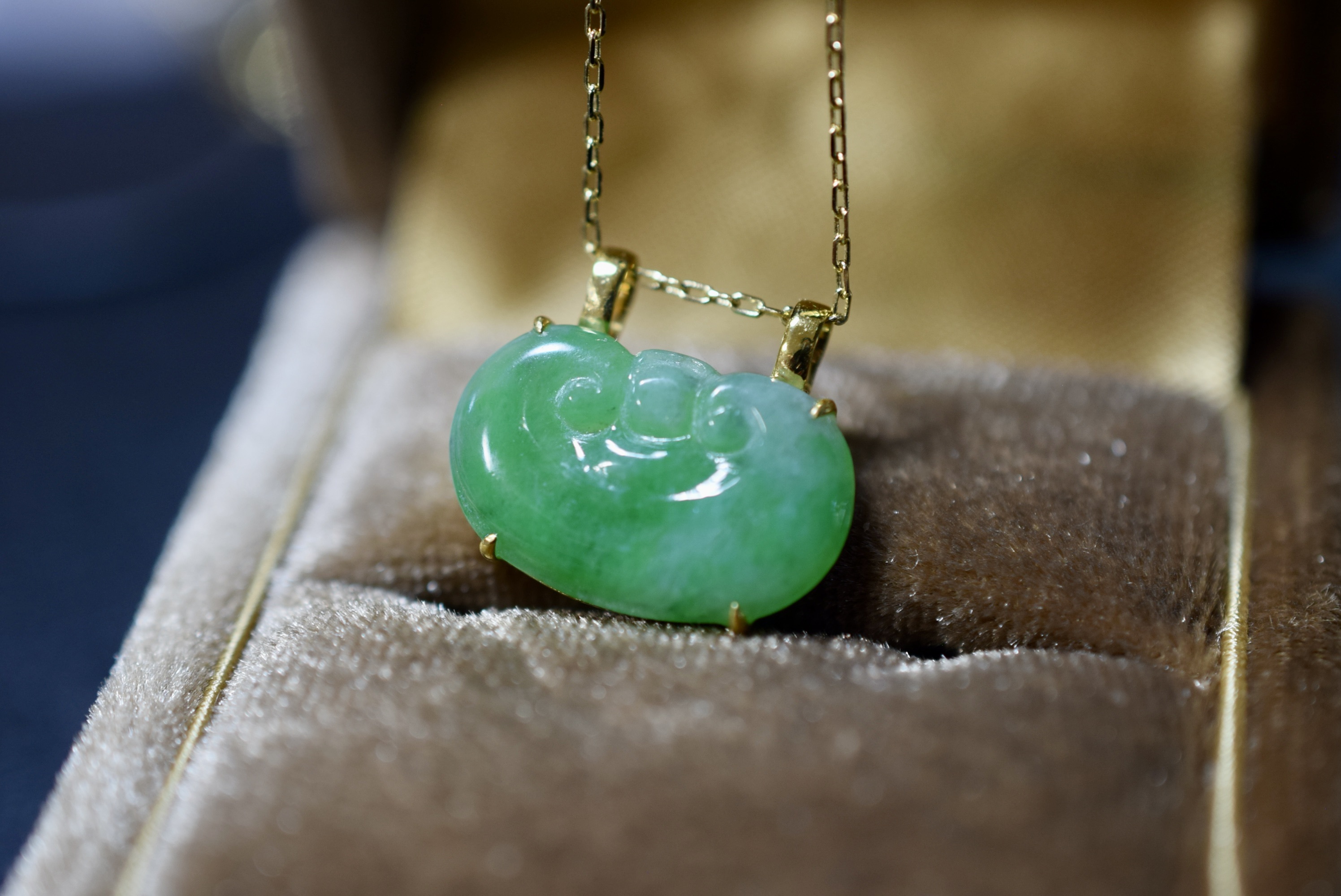 a14 現品 k18金ゴールド ミャンマー産 天然 本翡翠 如意 平安守り