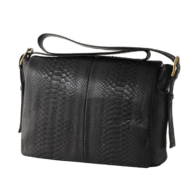 メンズ 本革 ショルダーバッグ A4 対応 ダイヤモンド パイソン